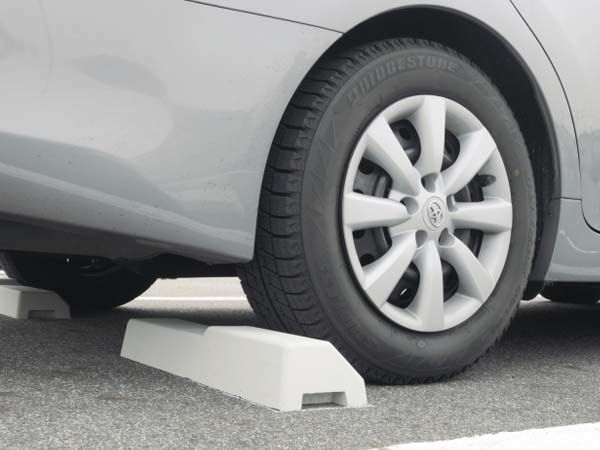 岡コン式車止めブロック2