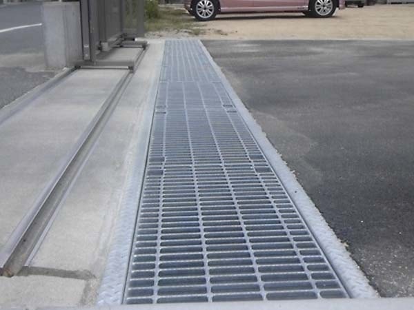 岡コン式横断用側溝