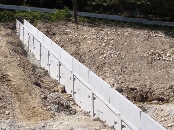 HI-P水路Ⅲ型落差工